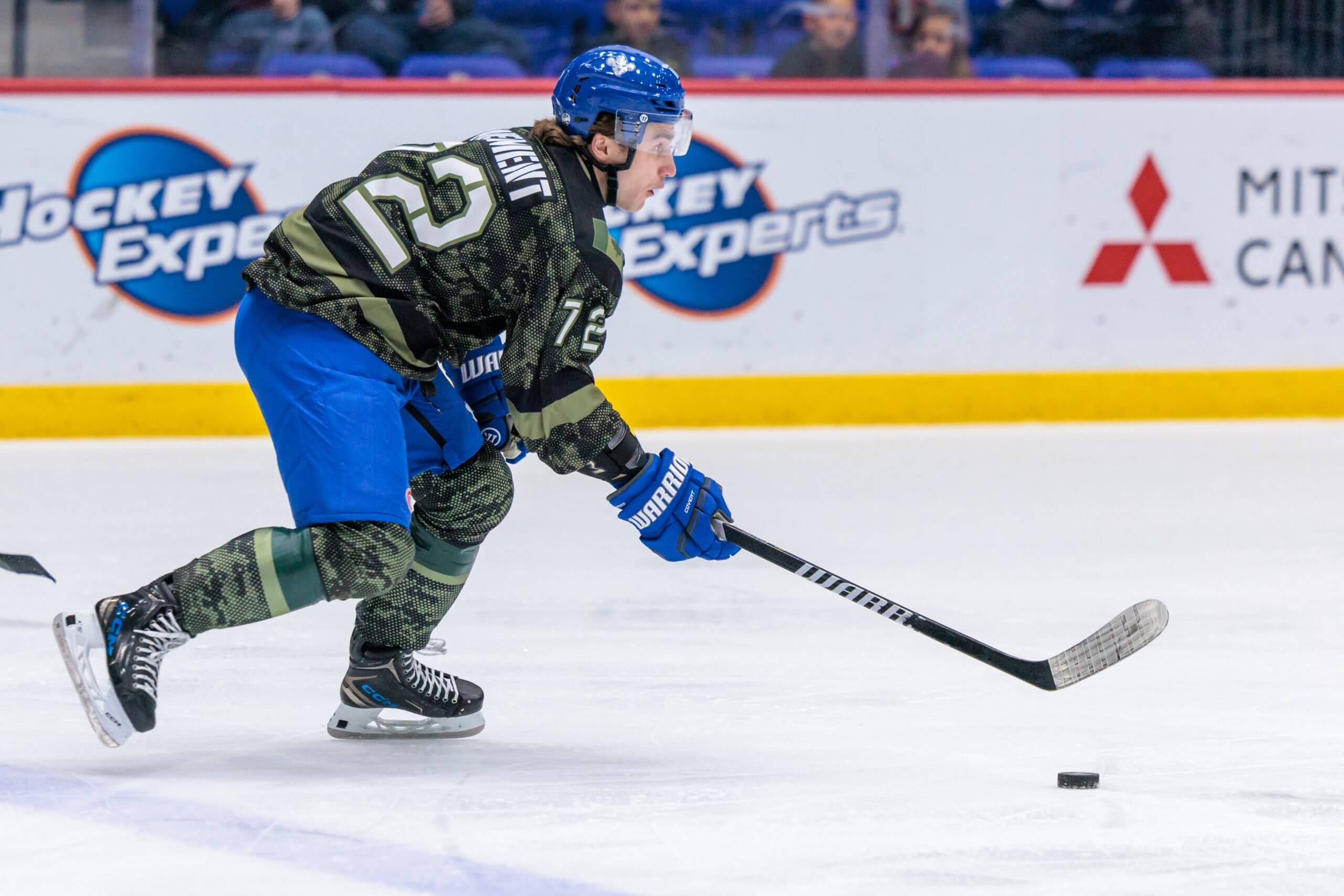 Flyers add Charles-Antoine Paiement